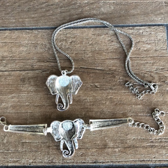 Silvertone Elephant Necklace Bracelet Set - Picture 2 of 11